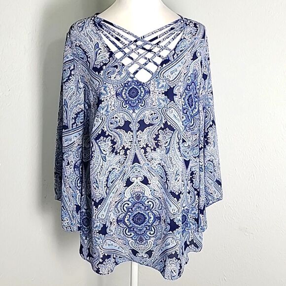 Sami & Jo Light Blue & Navy Blue Top with Criss-Cross Lattice Neckline, Size 1X - Picture 1 of 9